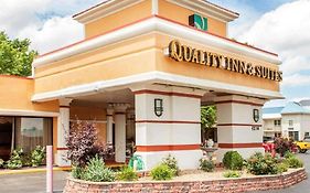 Quality Inn & Suites Kansas City - Independence I-70 East
